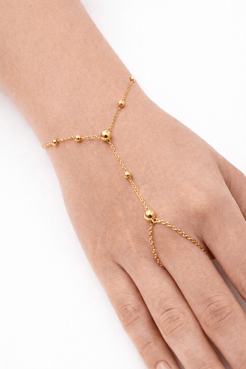 Bracelet de main – Chaîne perlée Plaqué Or - Erezya