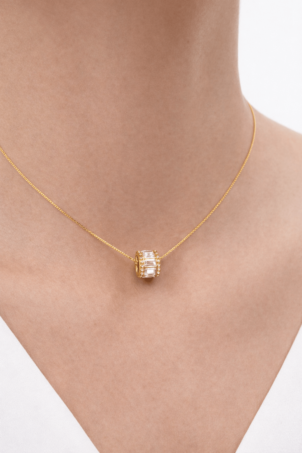 Collier “Éclat Baguette” Plaqué Or – Pendentif Zircon - Erezya