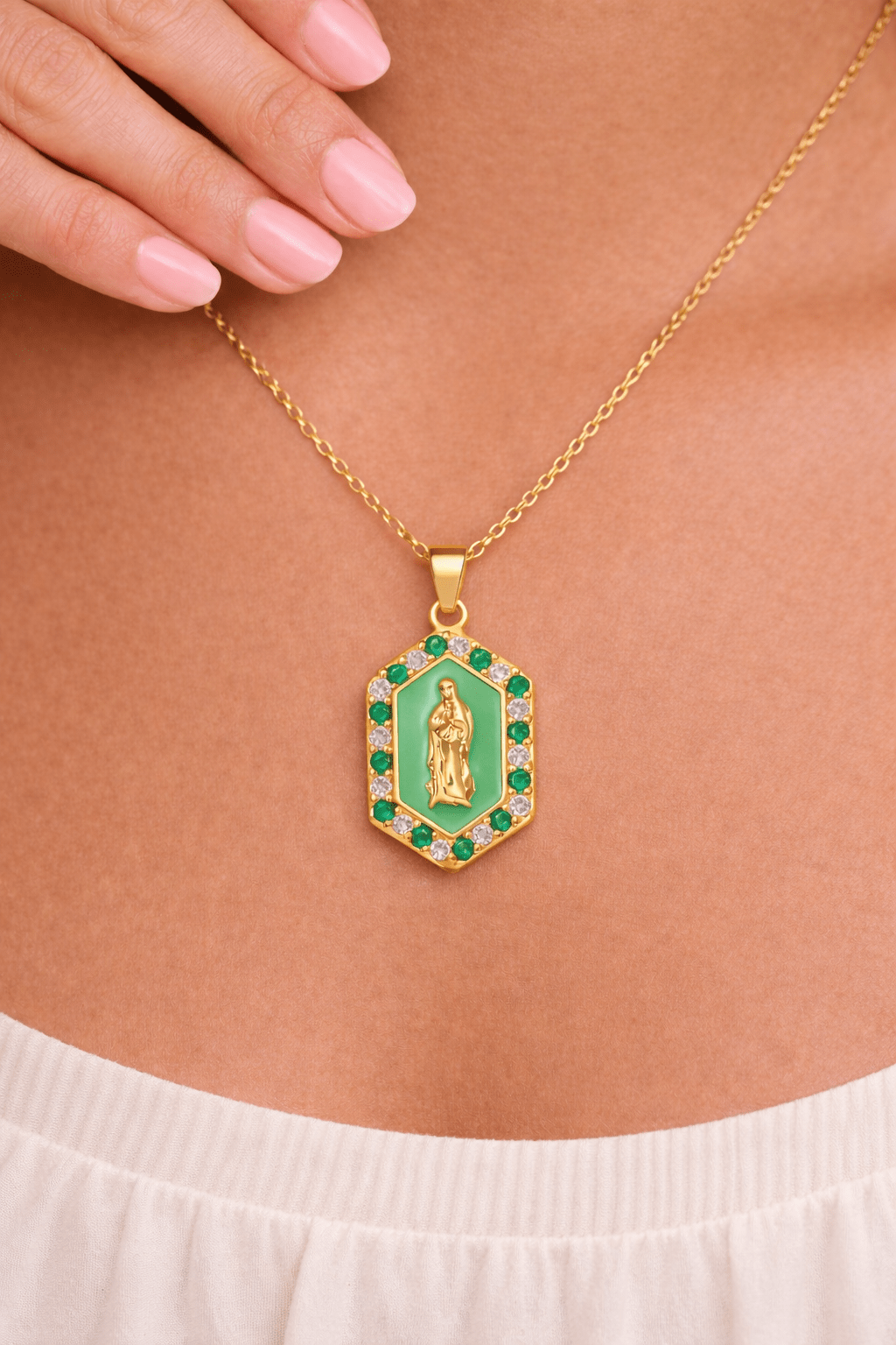 Collier Médaillon Vierge Marie Hexagonal Vert - Erezya
